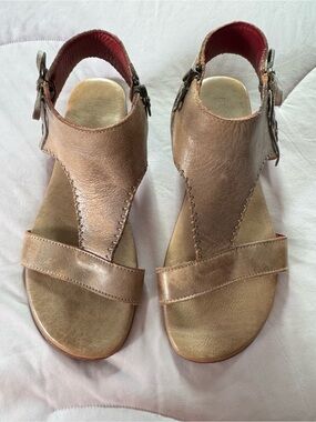 Bed Stu Metallic Bronze Leather T-Strap Sandals